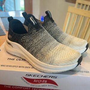Skechers Arch Fit slip-ins, black and white, size 6.5